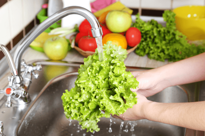 ngâm rau vào nước sạch ngâm rau vào nước sạch