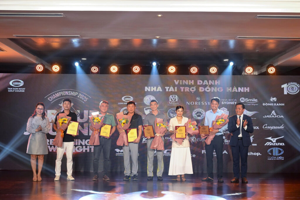 vinh danh nha tai tro dong hanh